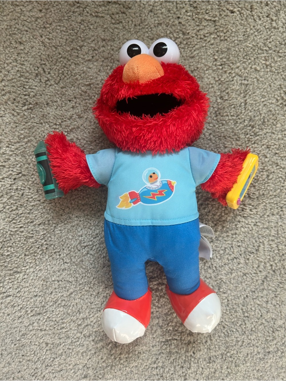 Elmo Plush Toy in Red and Blue - Child-Friendly Bird Accessory